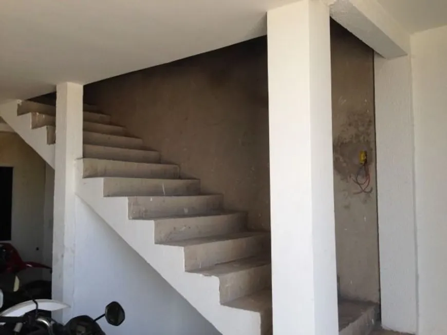 Foto 1 de Casa com 5 Quartos à venda, 242m² em Conjunto Ceará, Fortaleza