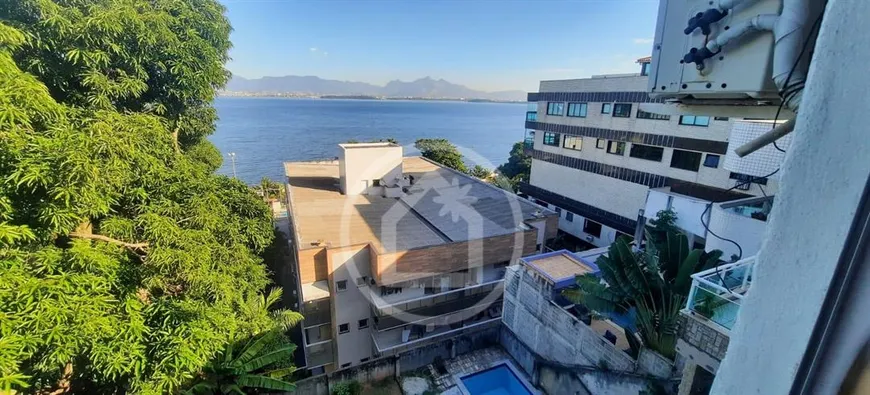 Foto 1 de Casa com 4 Quartos à venda, 350m² em Jardim Guanabara, Rio de Janeiro