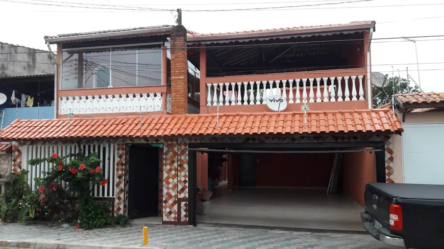 Foto 1 de Sobrado com 3 Quartos à venda, 194m² em Balneário Gaivotas, Itanhaém