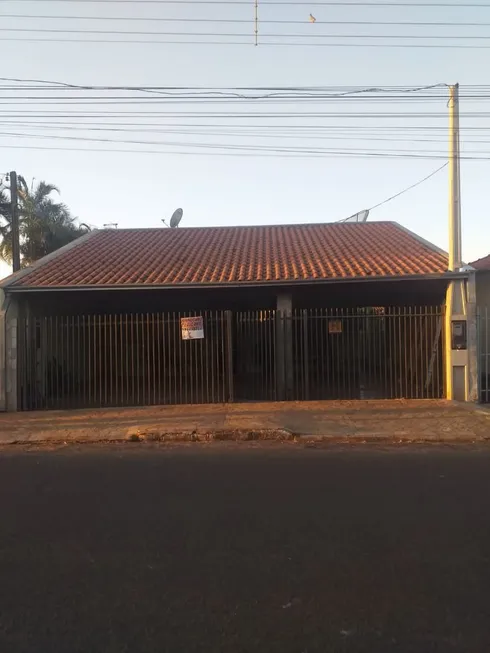 Foto 1 de Casa com 3 Quartos à venda, 250m² em Centro, Cosmorama