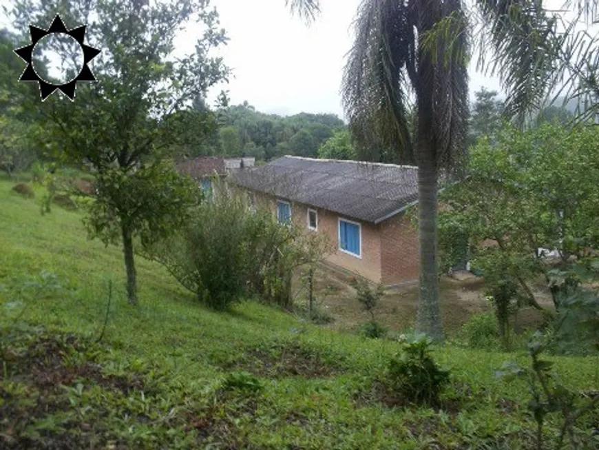 Foto 1 de Fazenda/Sítio com 3 Quartos à venda, 200m² em Sorocabussu, Ibiúna