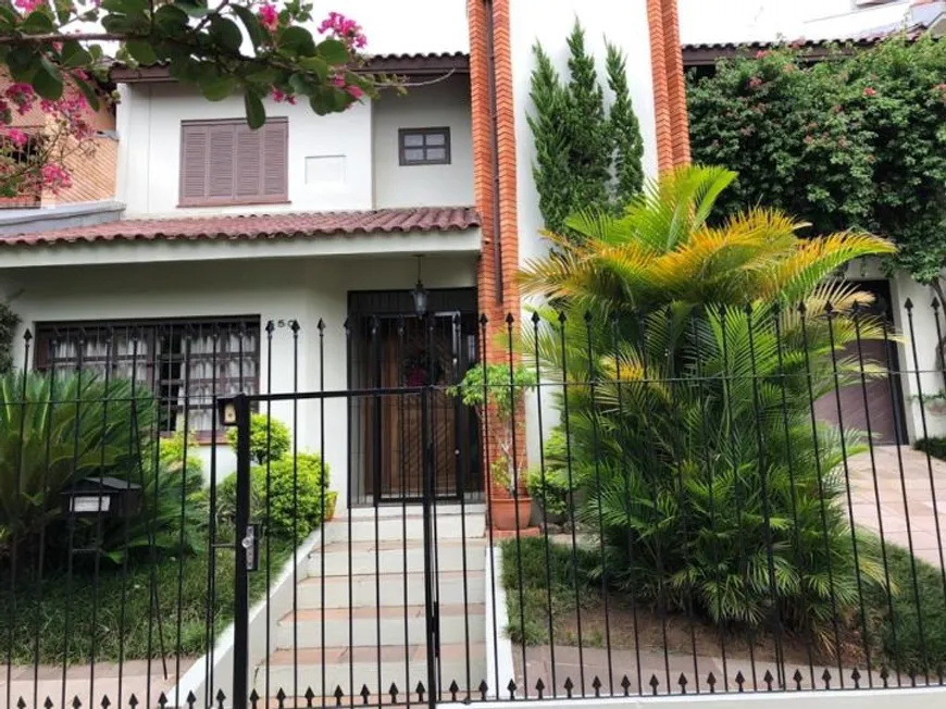 Foto 1 de Sobrado com 3 Quartos à venda, 298m² em Jardim Planalto, Porto Alegre