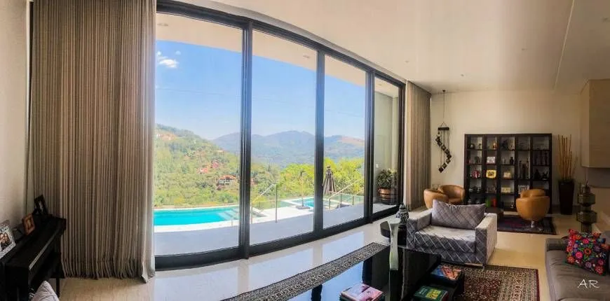 Foto 1 de Casa com 4 Quartos à venda, 831m² em Vila  Alpina, Nova Lima