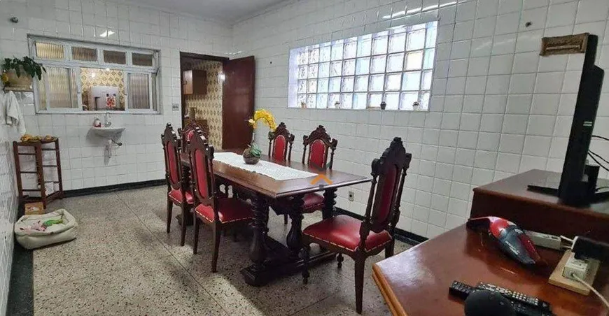 Foto 1 de Casa com 3 Quartos para venda ou aluguel, 284m² em Santa Maria, Santo André