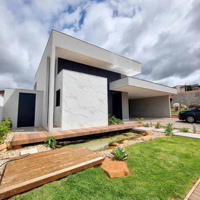 Foto 1 de Casa com 3 Quartos para venda ou aluguel, 258m² em Residencial Village Campo Novo, Bauru