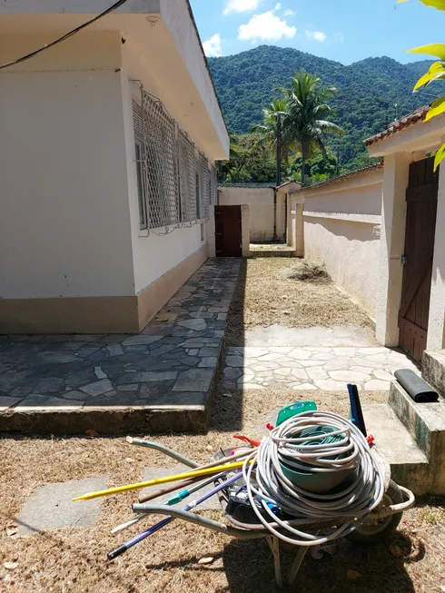 Foto 1 de Casa com 3 Quartos para alugar, 700m² em Vargem Pequena, Rio de Janeiro
