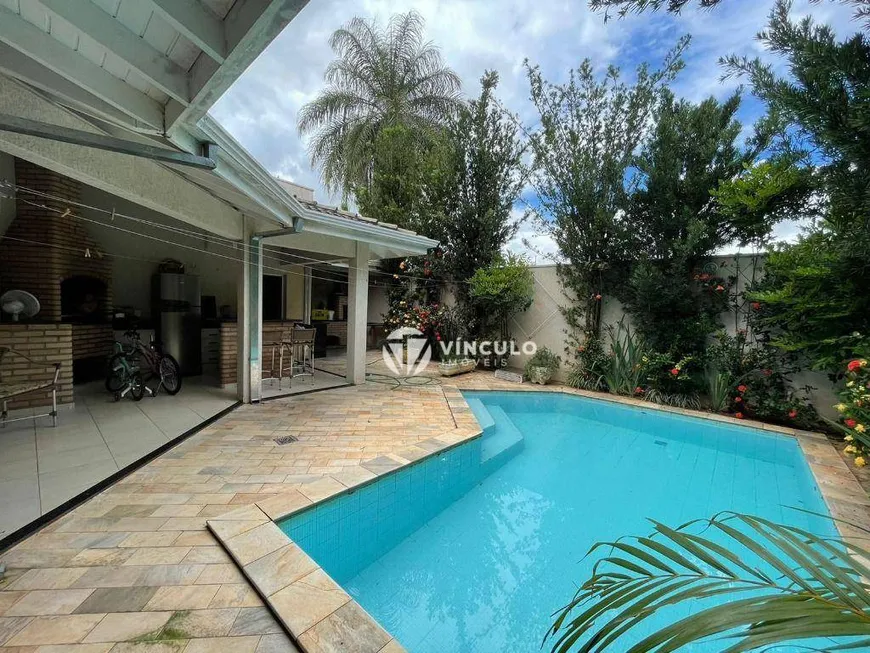 Foto 1 de Casa com 4 Quartos à venda, 381m² em Jardim do Lago, Uberaba