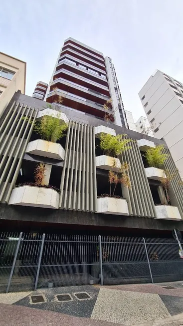 Foto 1 de Apartamento com 3 Quartos à venda, 230m² em Centro, Juiz de Fora