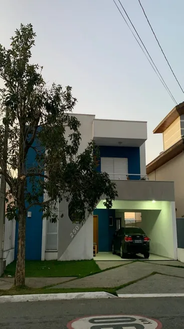 Foto 1 de Casa de Condomínio com 4 Quartos à venda, 250m² em Piracangagua, Taubaté