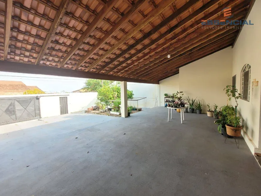 Foto 1 de Casa com 2 Quartos à venda, 200m² em Jardim Paraiso, Botucatu