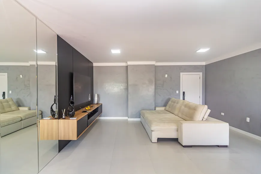 Foto 1 de Apartamento com 4 Quartos para alugar, 170m² em Centro, Balneário Camboriú