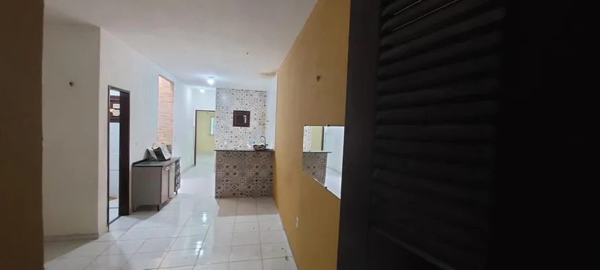 Foto 1 de Casa com 2 Quartos à venda, 75m² em Parque D Pedro, Itaitinga