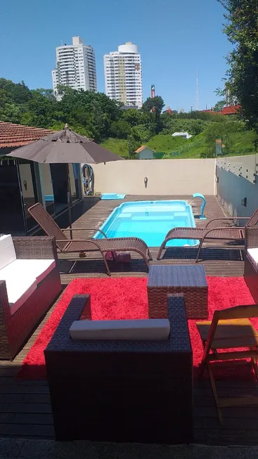 Foto 1 de Casa com 3 Quartos para alugar, 150m² em Estreito, Florianópolis