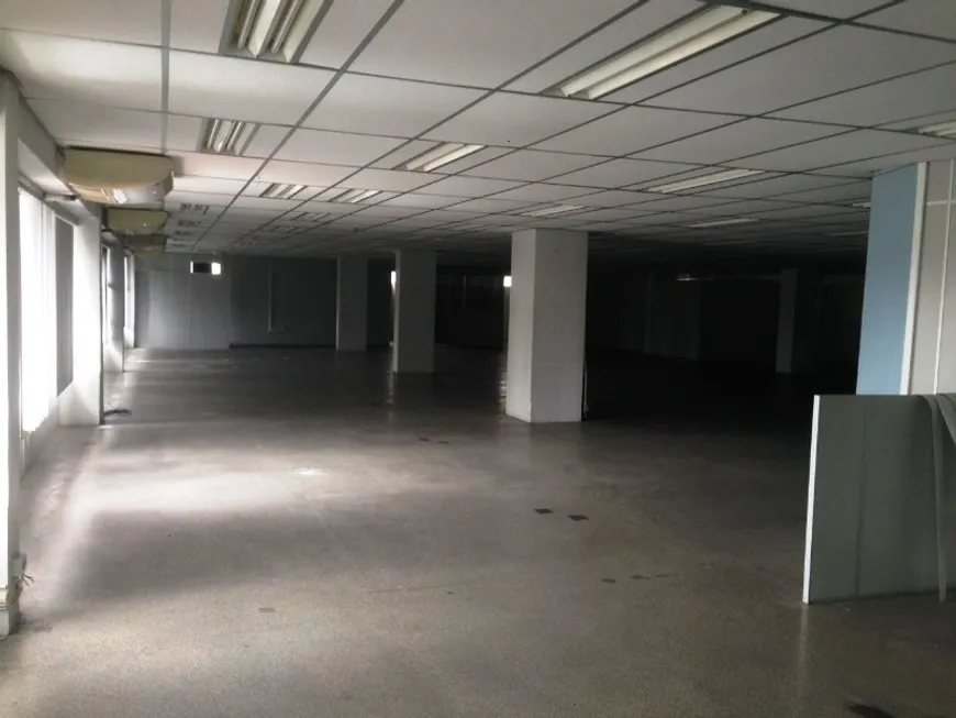 Foto 1 de Sala Comercial para alugar, 350m² em Caminho Das Árvores, Salvador