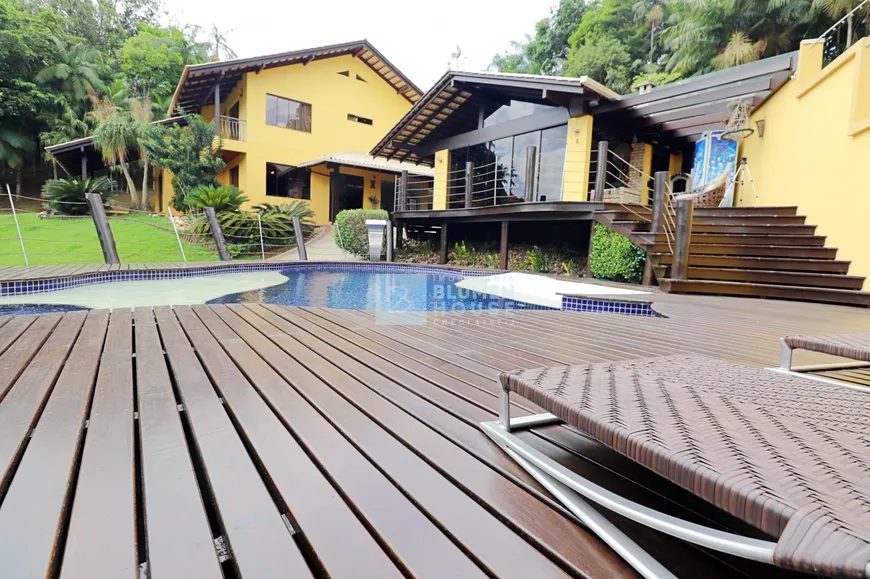 Foto 1 de Casa com 3 Quartos à venda, 520m² em Badenfurt, Blumenau