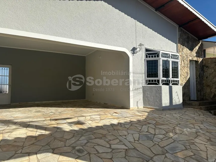 Foto 1 de Casa com 3 Quartos para venda ou aluguel, 300m² em Parque Taquaral, Campinas