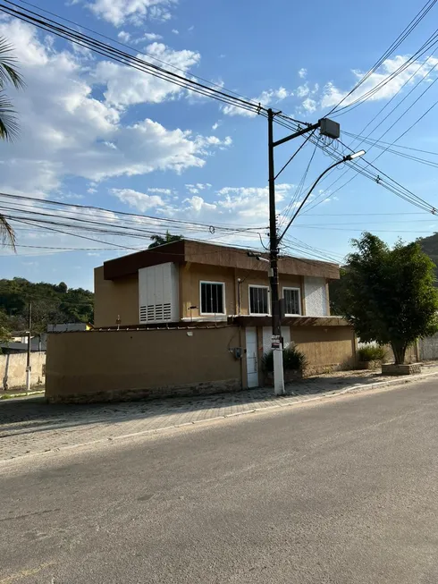 Foto 1 de Casa com 5 Quartos à venda, 250m² em Jardim Primavera, Duque de Caxias