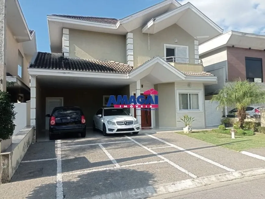 Foto 1 de Casa de Condomínio com 4 Quartos à venda, 285m² em Loteamento Villa Branca, Jacareí