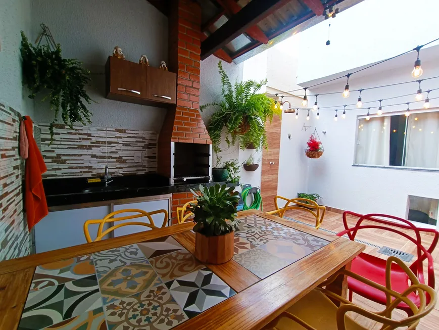 Foto 1 de Casa com 2 Quartos à venda, 180m² em Moinho dos Ventos, Goiânia