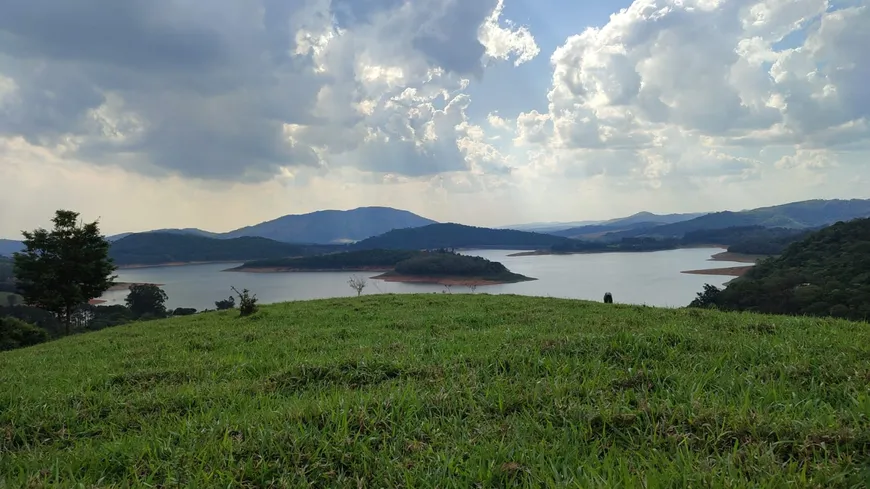 Foto 1 de Fazenda/Sítio à venda, 121000m² em , Piracaia