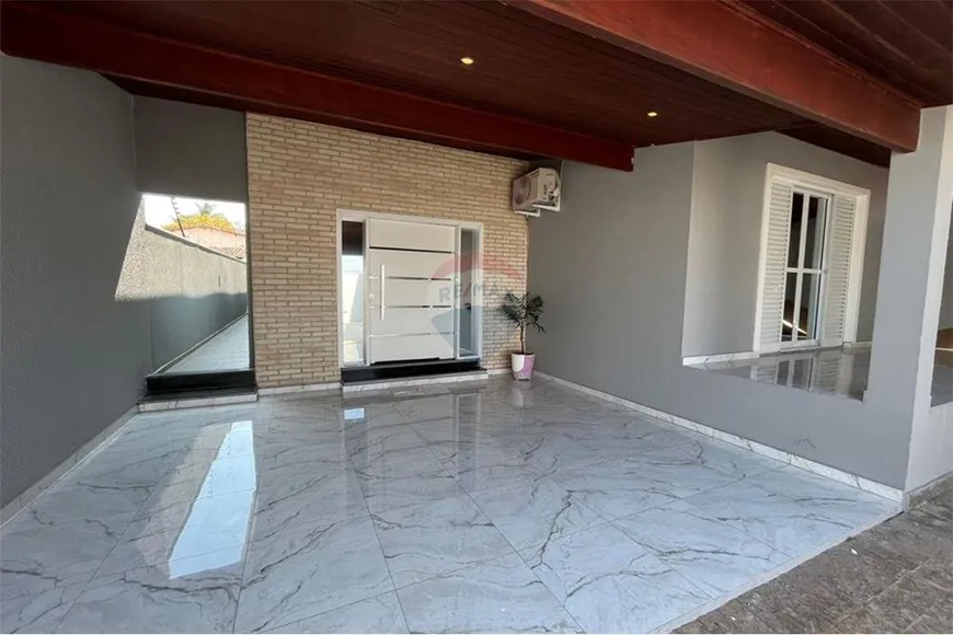 Foto 1 de Casa com 3 Quartos à venda, 220m² em Centro, Aracoiaba da Serra