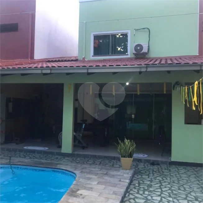 Foto 1 de Casa com 3 Quartos à venda, 220m² em São José Operário, Manaus