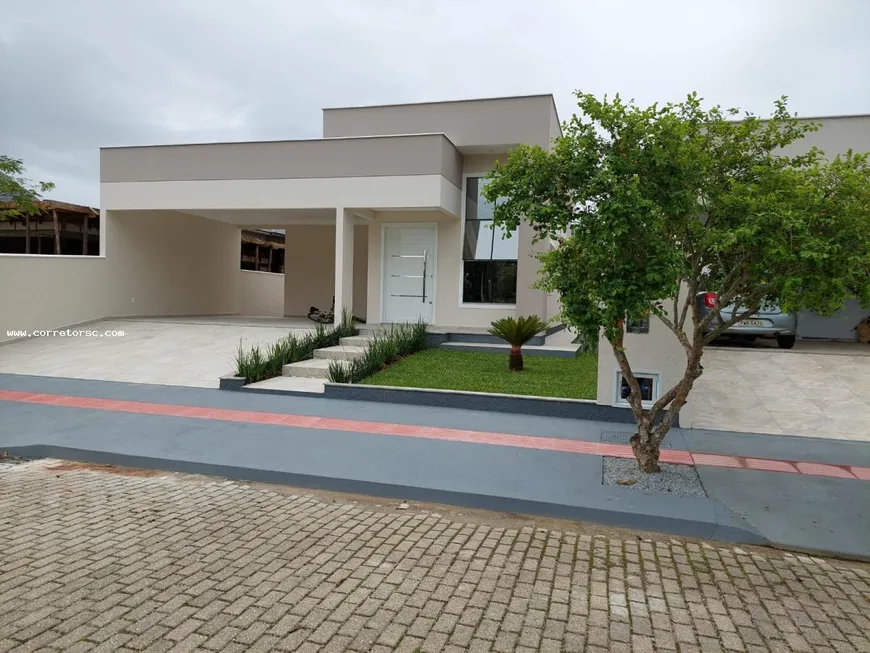 Foto 1 de Casa de Condomínio com 3 Quartos à venda, 300m² em Praia de Fora, Palhoça