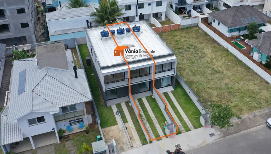 Foto 1 de Casa com 2 Quartos à venda, 115m² em Cachoeira do Bom Jesus, Florianópolis