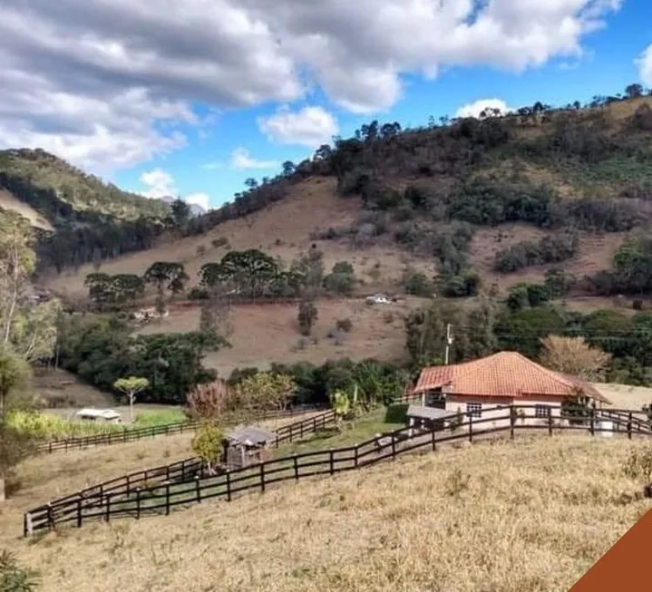 Foto 1 de Fazenda/Sítio com 2 Quartos à venda, 72000m² em Zona Rural, Marmelópolis