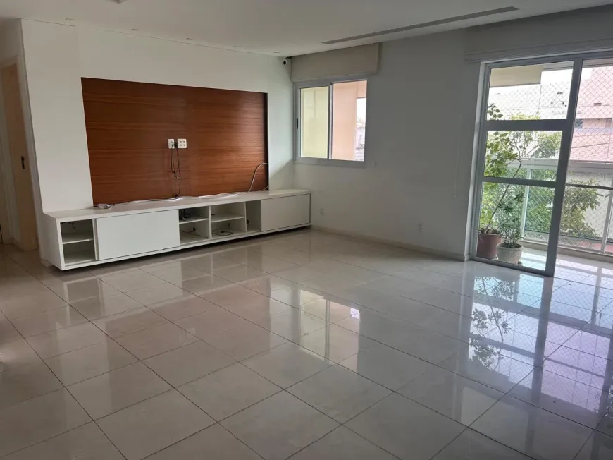 Foto 1 de Apartamento com 2 Quartos para alugar, 121m² em Barra da Tijuca, Rio de Janeiro