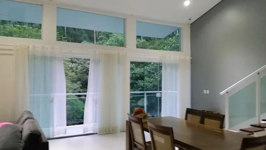 Foto 1 de Casa de Condomínio com 3 Quartos à venda, 450m² em Jardim Itatiaia, Embu das Artes