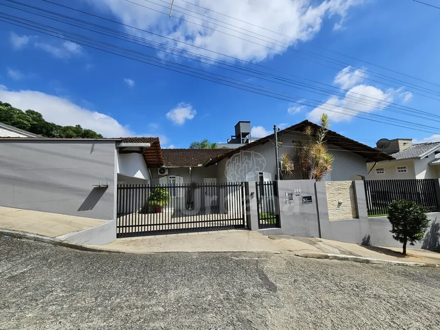 Foto 1 de Casa com 4 Quartos à venda, 213m² em Vila Nova, Jaraguá do Sul