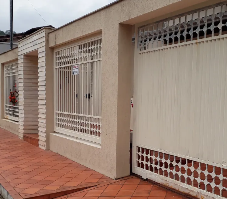 Foto 1 de Casa com 4 Quartos à venda, 192m² em Novo Horizonte, Timóteo