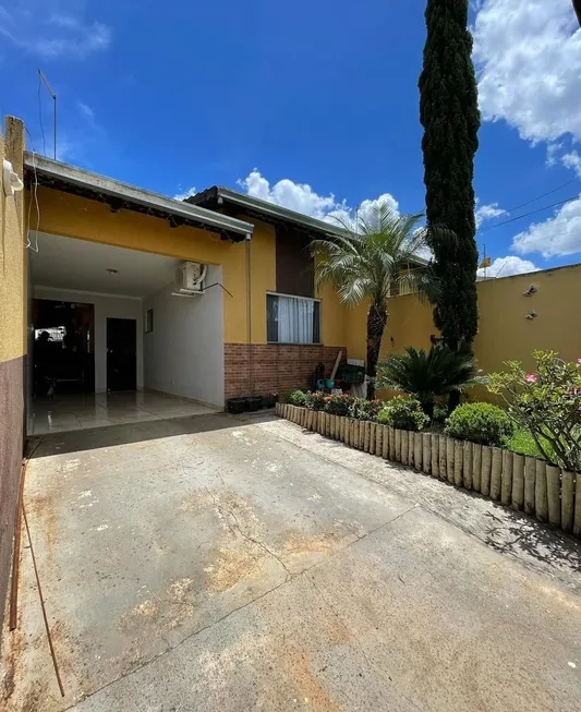 Foto 1 de Casa com 3 Quartos à venda, 140m² em Setor Maria Celeste, Goiânia