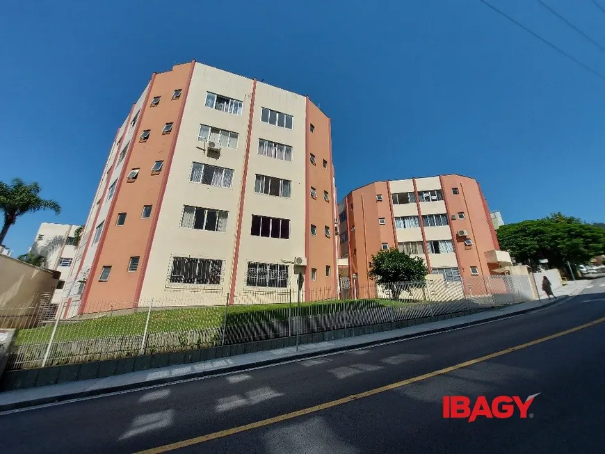 Foto 1 de Kitnet para alugar, 28m² em Carvoeira, Florianópolis