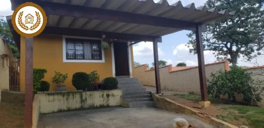 Foto 1 de Casa com 2 Quartos à venda, 170m² em Marmeleiro, Mairinque