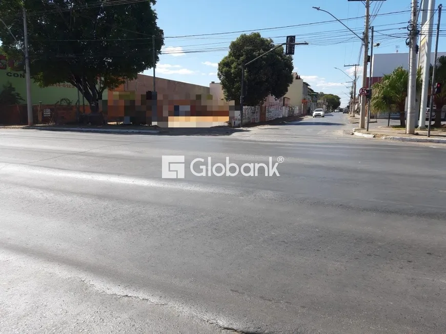 Foto 1 de Galpão/Depósito/Armazém à venda, 1201m² em Vila Ipiranga, Montes Claros