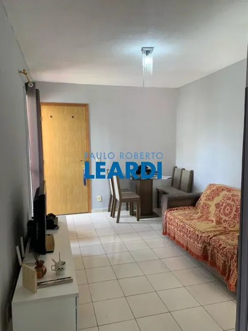 Foto 1 de Apartamento com 2 Quartos à venda, 46m² em Jardim Ísis, Cotia