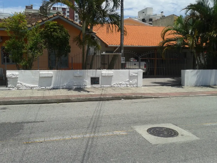 Foto 1 de Lote/Terreno com 1 Quarto à venda, 495m² em Balneário, Florianópolis