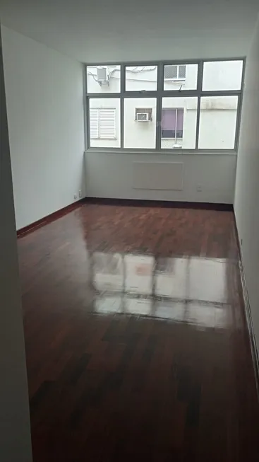 Foto 1 de Apartamento com 3 Quartos à venda, 90m² em Lagoa, Rio de Janeiro