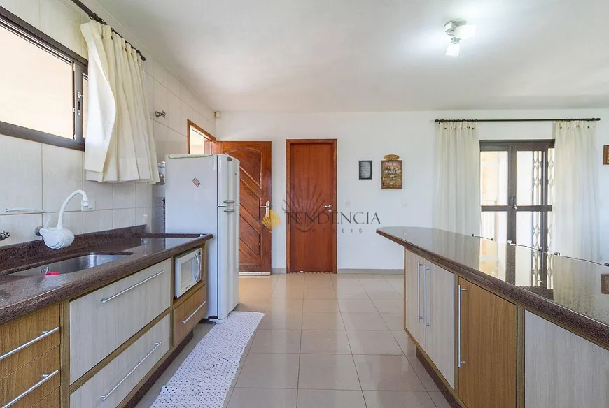 Foto 1 de Casa com 3 Quartos à venda, 297m² em Uberaba, Curitiba