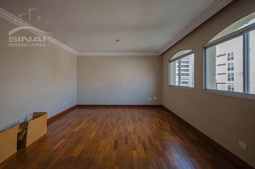 Foto 1 de Apartamento com 3 Quartos à venda, 206m² em Vila Uberabinha, São Paulo