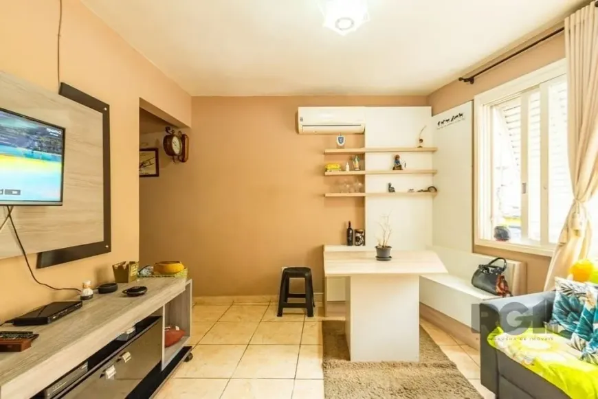 Foto 1 de Apartamento com 2 Quartos à venda, 56m² em Centro Histórico, Porto Alegre