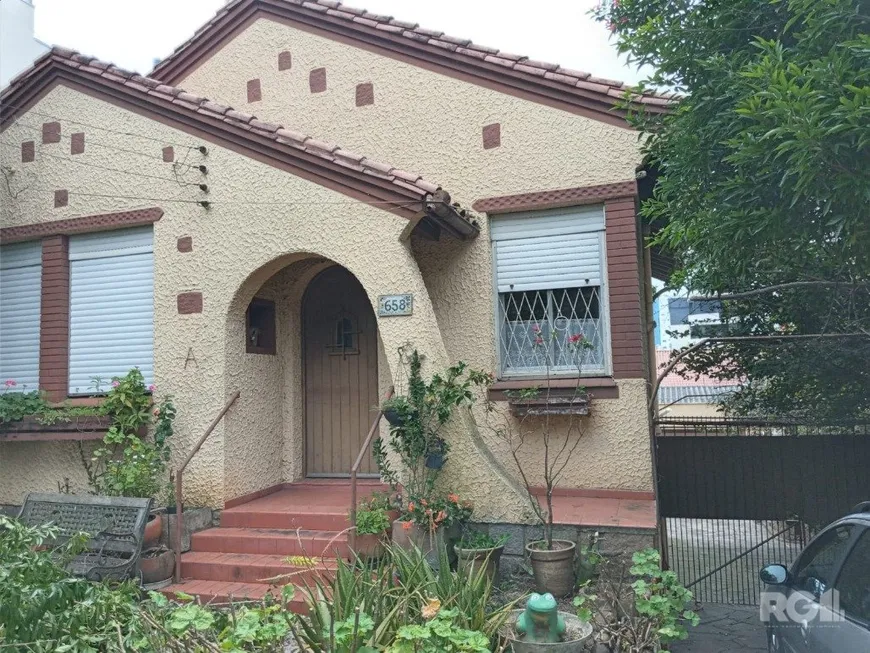 Foto 1 de Casa com 3 Quartos à venda, 184m² em Higienópolis, Porto Alegre