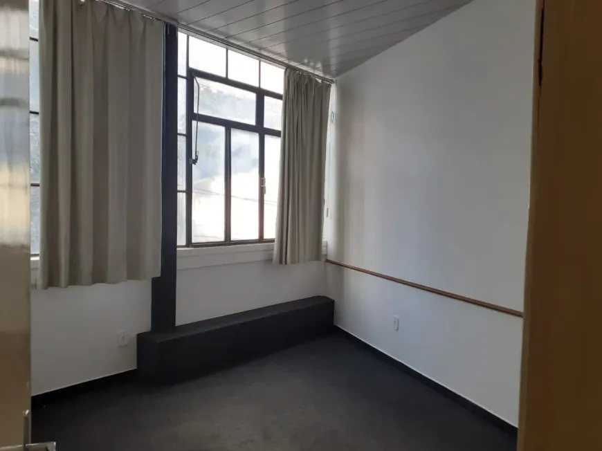 Foto 1 de Sala Comercial para alugar, 20m² em Sagrada Família, Belo Horizonte