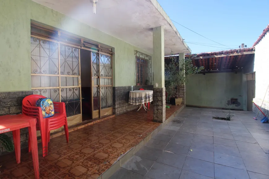 Foto 1 de Casa com 4 Quartos à venda, 188m² em Barreiro, Belo Horizonte