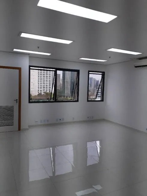 Foto 1 de Sala Comercial para venda ou aluguel, 35m² em Vila Olímpia, São Paulo