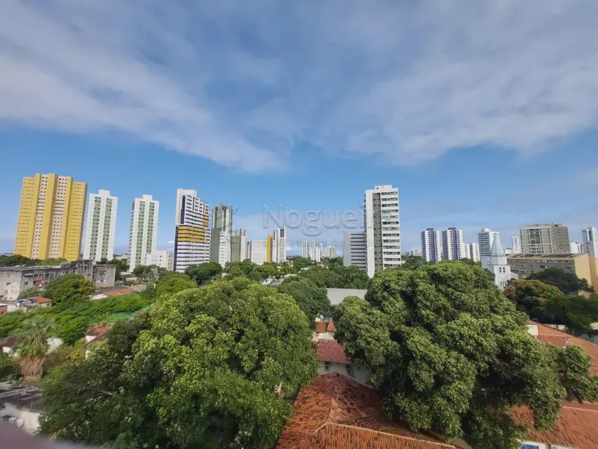 Foto 1 de Apartamento com 1 Quarto à venda, 33m² em Encruzilhada, Recife