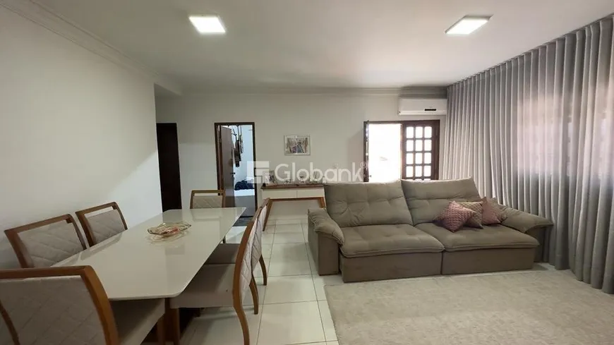 Foto 1 de Casa com 3 Quartos à venda, 124m² em Melo, Montes Claros