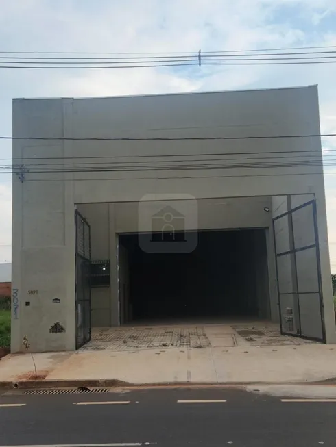 Foto 1 de Galpão/Depósito/Armazém para alugar, 300m² em Morada Nova, Uberlândia